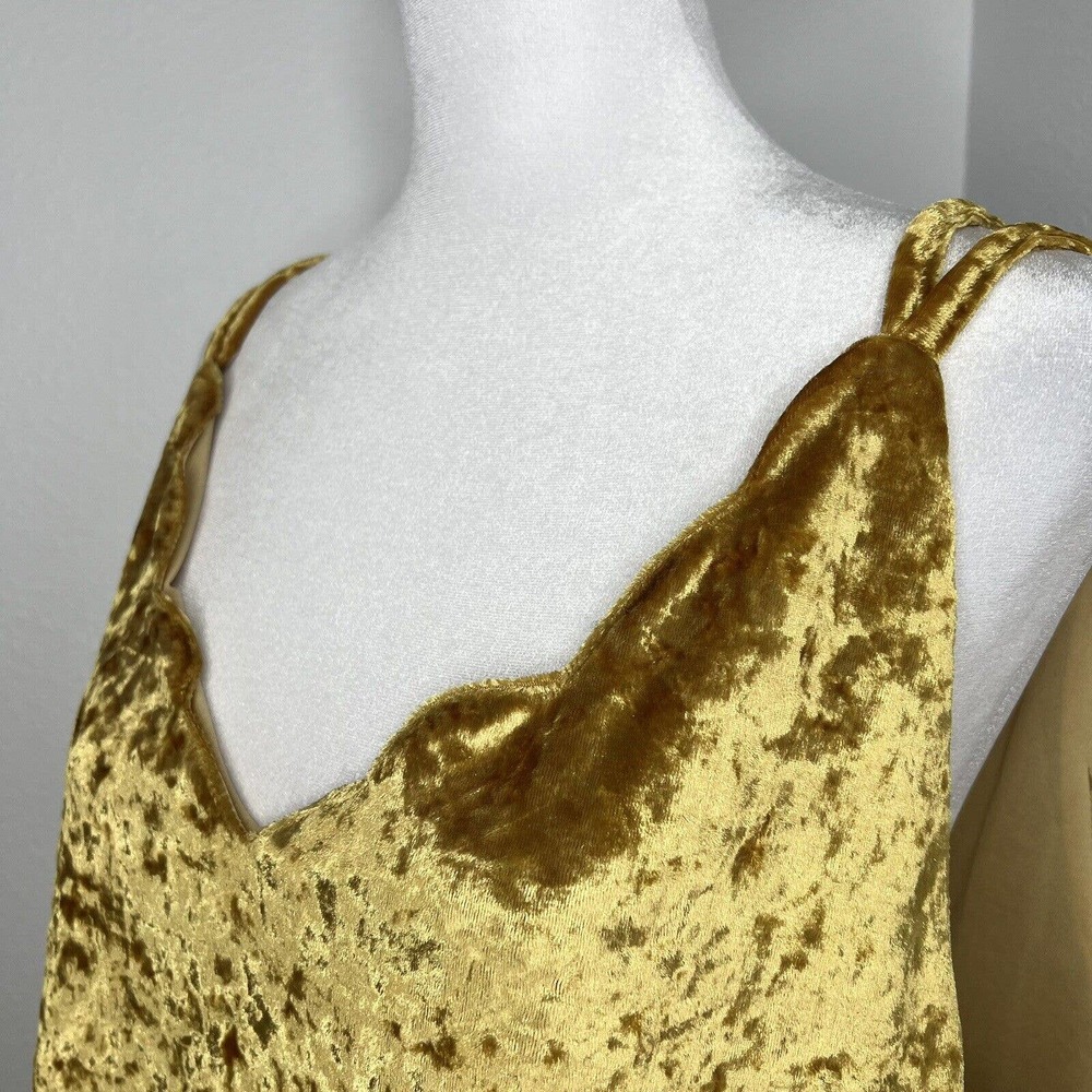 Umgee Yellow Gold Crushed Velvet Sleeveless Scalloped V-Neck Tank Top Sz L NWT - Picture 5 of 12